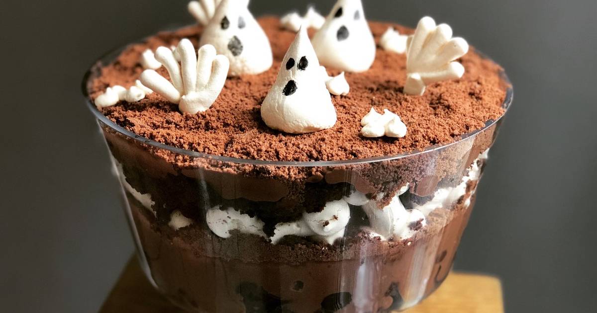 easiest way to make yummy graveyard trifle with meringue ghost cookies