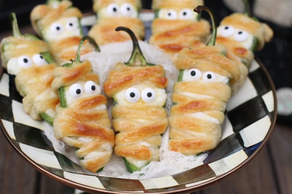 easiest way to make yummy halloween mummi poppers