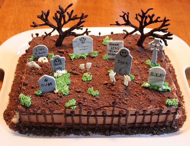 how to make delicious graveyard cake