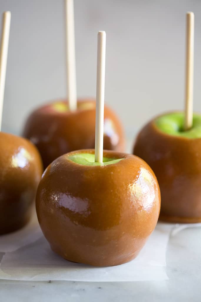 how to make perfect white chocolate candy apple