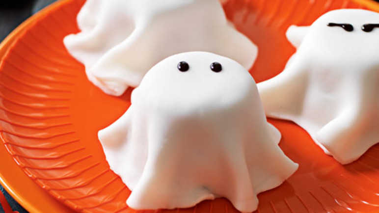 Recipe: Appetizing ghost muffins 5 recipe appetizing ghost muffins