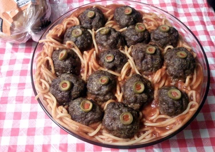 recipe yummy halloween eyeballs in worms spaghetti meatballs 2