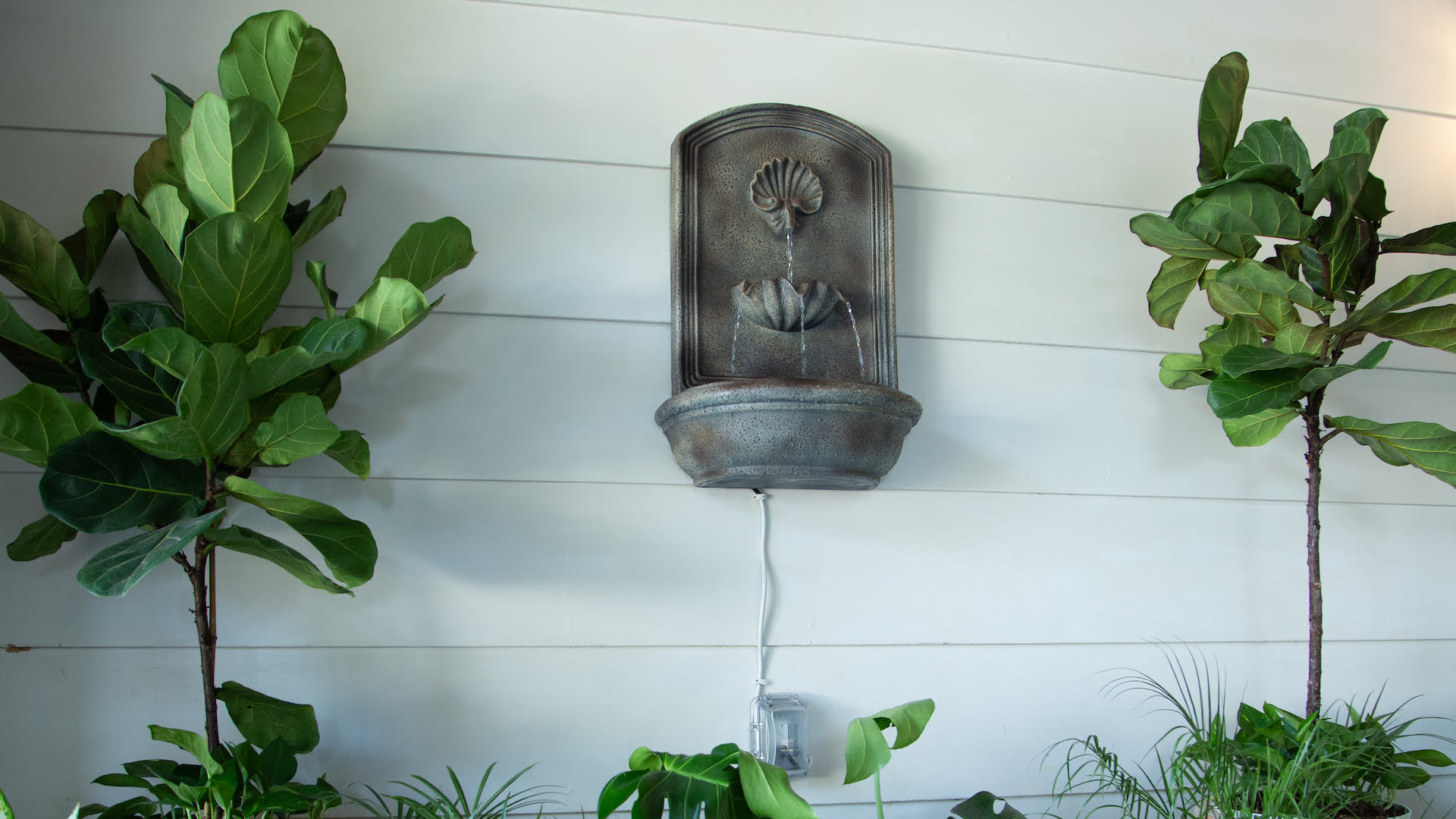 wall fountain feature