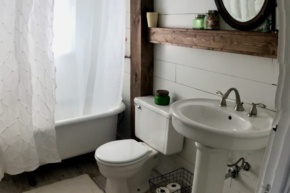 rustic country small country bathroom ideas Best small space organization hacks: 31 gorgeous rustic bathroom decor 180 Country Bathroom Ideas 3